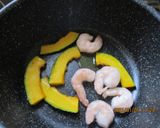 贅沢なエビとクリームチーズトマトサンド😋作り方2写真