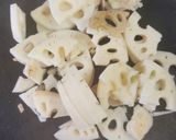 蓮根とベーコンのバター炒め作り方1写真