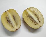 ふたりで１個♡簡単キウイの食べ方作り方1写真