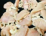 鶏肉とジャガイモのバジルバター炒め作り方1写真