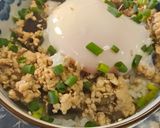温玉のせ！茄子と鶏ミンチの甘辛そぼろ丼作り方5写真