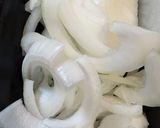 簡単!新玉ねぎとちくわのオイマヨ炒め作り方2写真