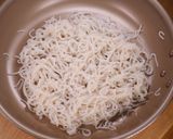 行列の定食屋さんの🍚甘~い牛肉の🤭💕すき焼き炒め作り方4写真