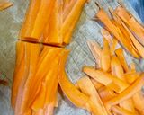 お弁当ワンパン！豚こまとヒラヒラ人参の甘辛炒め作り方2写真