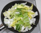 副菜あと一品に！白菜としいたけ炒め作り方3写真
