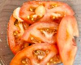 トマトのチーズ焼き×薫燻ウインナー作り方2写真