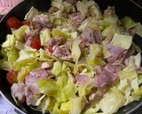旨み爆発！鶏肉とキャベツのツナ蒸し作り方4写真