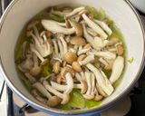 簡単☆レタスとしめじのスープ作り方1写真