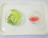 【離乳食初期】トマトとレタスのペースト作り方1写真