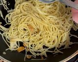 大葉とエノキのガリバタ和風パスタ！作り方6写真