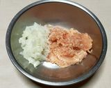 紅しょうがが決め手♪ソース味の鶏つくね作り方1写真