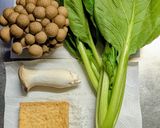 しめじと小松菜と厚揚げのバタぽん炒め作り方1写真