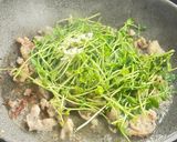 豆苗と豚バラの塩レモンにんにく炒め作り方4写真