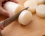 胃に優しい「とろとろ大根と鶏そぼろ煮」作り方1写真