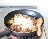 節約レシピ【絹揚げと豚ひきの味噌炒め】作り方5写真