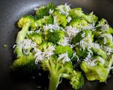 簡単！シラスとブロッコリーのチーズ焼き〜*作り方3写真