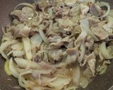 簡単★豚こま肉と玉ねぎのスタミナ炒め丼作り方3写真