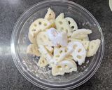 ご飯がすすむ♡蓮根と鶏もも肉の甘辛炒め作り方2写真