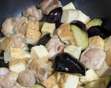 今日の夕飯！厚揚げとナスと鶏肉の甘酢炒め作り方7写真