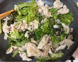 ☆秒でなくなる豚ロースの旨塩ごま油炒め☆作り方3写真