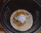 鮭舞茸ベーコンのバター醤油炊き込みご飯作り方1写真