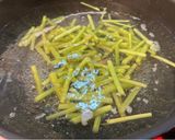 タケノコと山ふきと鶏もも肉の煮物作り方1写真