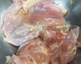 鶏肉のソテー　ラムレーズンソース添え作り方1写真