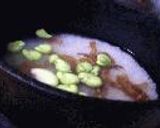 ダッチオーブンで味付けミミガ－の炊き込み飯作り方2写真