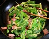 うるいとベーコンのおかか炒め作り方4写真