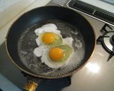 ノンオイル！ぷるぷるきれいな目玉焼き作り方2写真