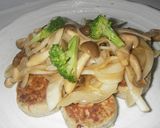 冷凍ハンバーグ☆新玉ときのこの和風ソース作り方6写真