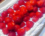 簡単！豪華！市販のロールケーキでデコ作り方1写真