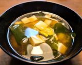 賽の目切りウド、豆腐、新わかめのお味噌汁作り方4写真