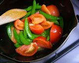 スナップえんどうとトマトのにんにく炒め作り方5写真