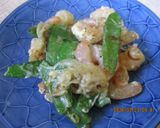 えび玉ねぎキヌサヤ豆のガーリックマヨ炒め作り方5写真