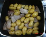 ホクホク新じゃがの豚炒め煮♪作り方2写真
