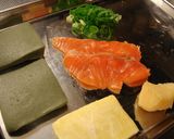 よもぎ麩と柚子味噌とサーモンのカナッペ作り方1写真
