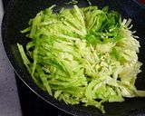 ウインナーとベーコンのザワークラウト作り方1写真