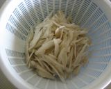 ごぼうとベーコンの卵炒め作り方1写真