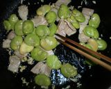 空豆とベーコンのアンチョビ炒め作り方3写真