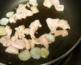 鶏皮で、キャベツが美味しい炒め物。作り方2写真