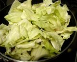 鶏皮で、キャベツが美味しい炒め物。作り方3写真