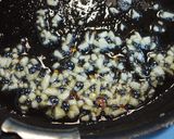 鶏肉の小松菜と花びら茸のオイスター炒め♪作り方1写真