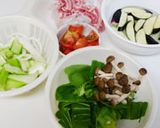 青梗菜＆トマト＆茄子＆豚肉のコンソメ炒め作り方1写真