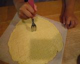 親子で仲良く♪　わくわくクッキーピザ作り方3写真