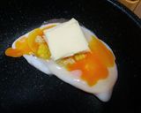チーズとろっ♪目玉焼きinチーズコーン作り方2写真