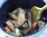 炊飯器で手羽先と根菜のオイスターソース煮作り方2写真
