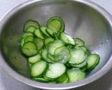 まぐろの味付け缶ときゅうりのサラダ作り方1写真
