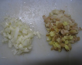 さやいんげんと豚ひき肉のピリ辛香味炒め作り方1写真