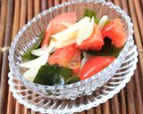 お刺身ワカメ＆らっきょう＆トマトのサラダ作り方3写真